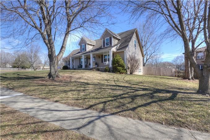 804 NE JAMESTOWN Court — photo 25