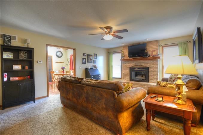 804 NE JAMESTOWN Court — photo 7