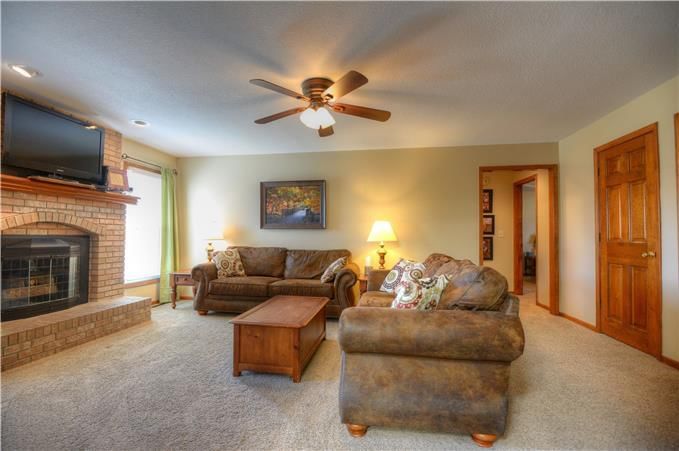 804 NE JAMESTOWN Court — photo 8