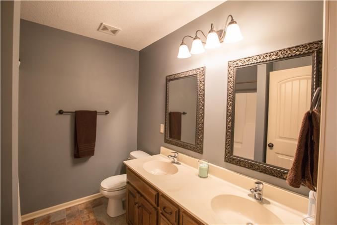 10826 N RICHMOND Avenue — photo 16