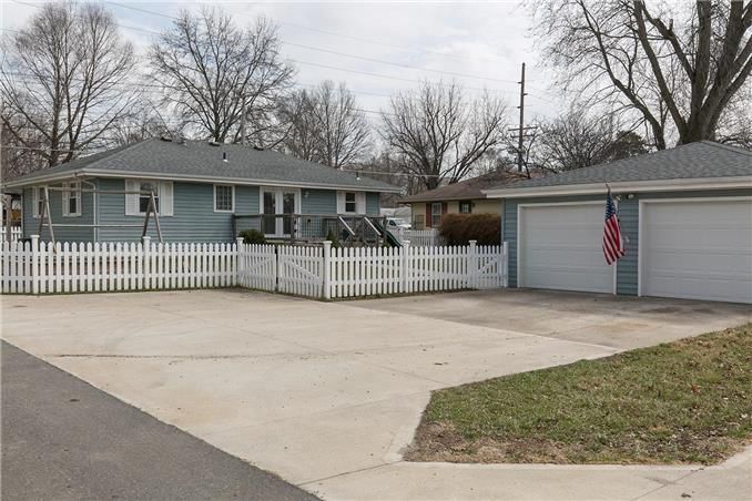 302 N Grove Street — photo 17