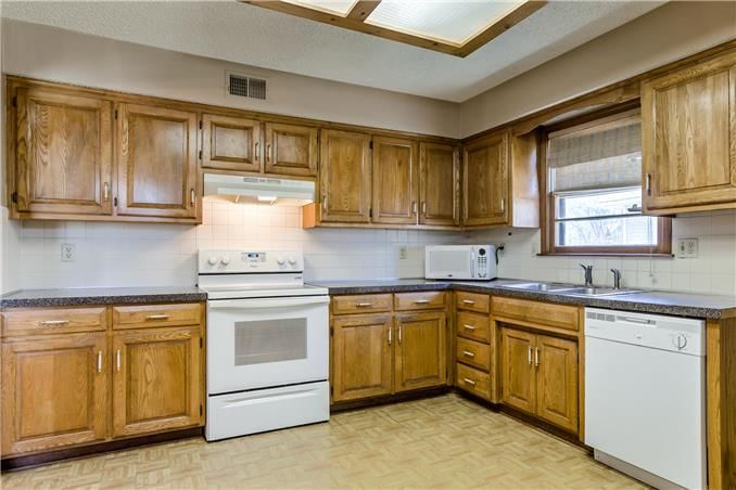 15406 W 80th Street — photo 8
