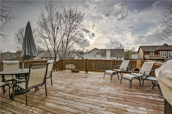 632 NE MICHAEL Drive — photo 2
