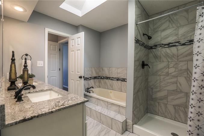 529 NW AMBERSHAM Drive — photo 21