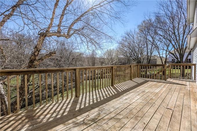 529 NW AMBERSHAM Drive — photo 24