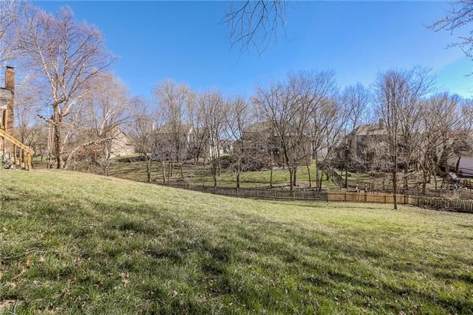 529 NW AMBERSHAM Drive — photo 25