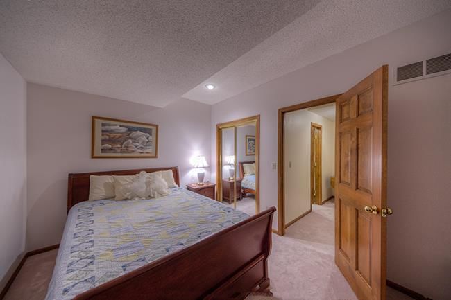 608 NE ST ANDREWS Circle — photo 17