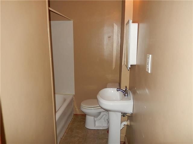 1808 OAKLAND Avenue — photo 5