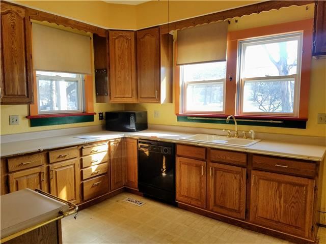 303 S WILLOW Street — photo 11