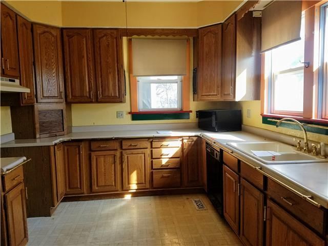 303 S WILLOW Street — photo 12