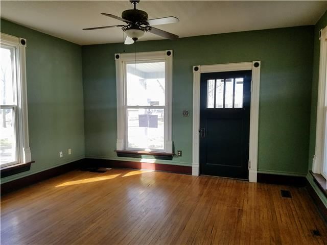 303 S WILLOW Street — photo 5