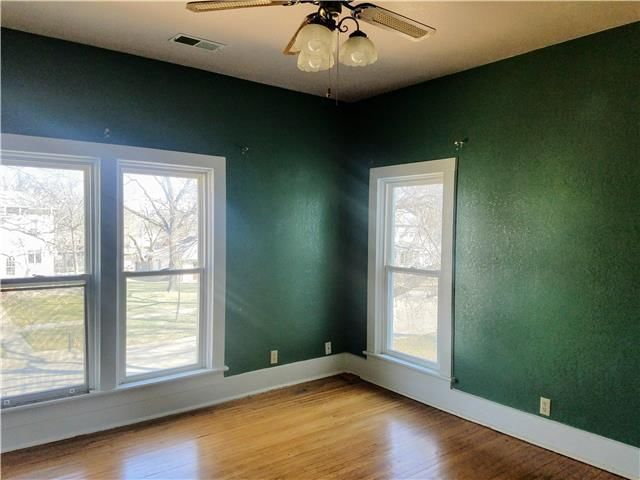 303 S WILLOW Street — photo 6