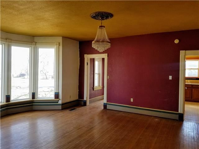 303 S WILLOW Street — photo 7