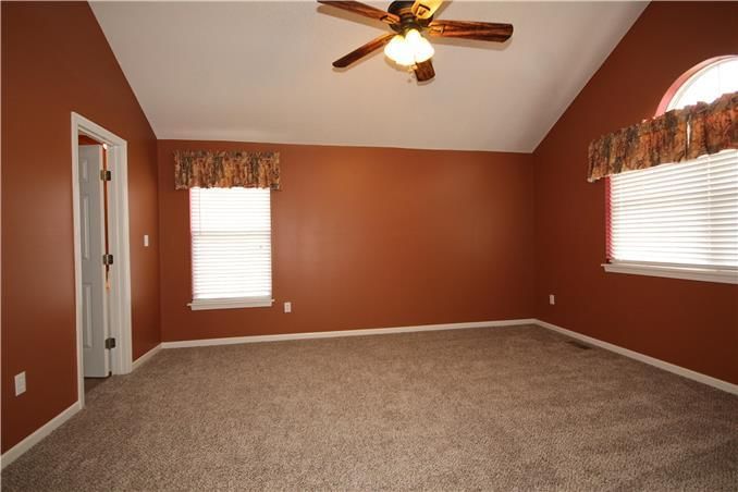 1933 Claywoods Parkway — photo 12