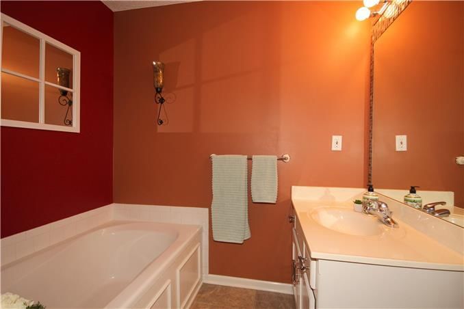 1933 Claywoods Parkway — photo 14