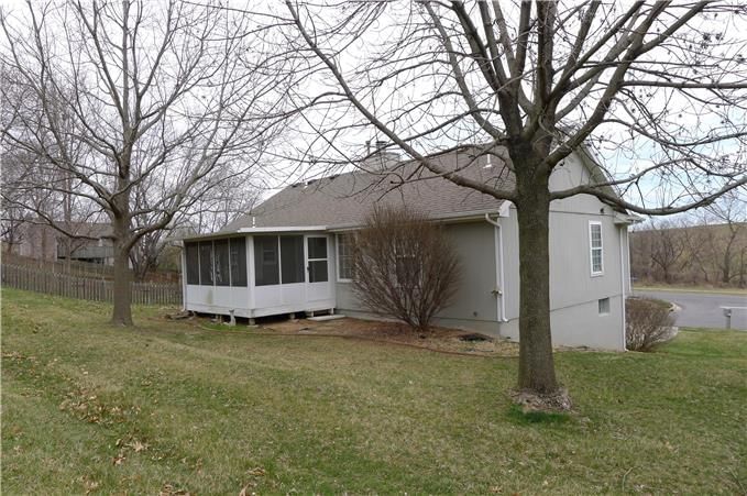 1933 Claywoods Parkway — photo 25