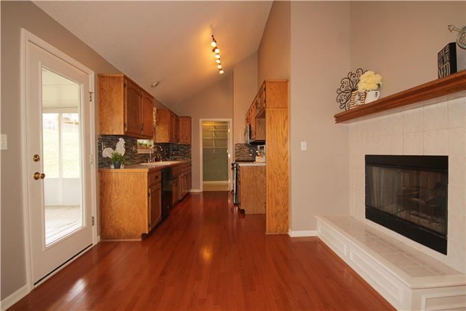 1933 Claywoods Parkway — photo 6