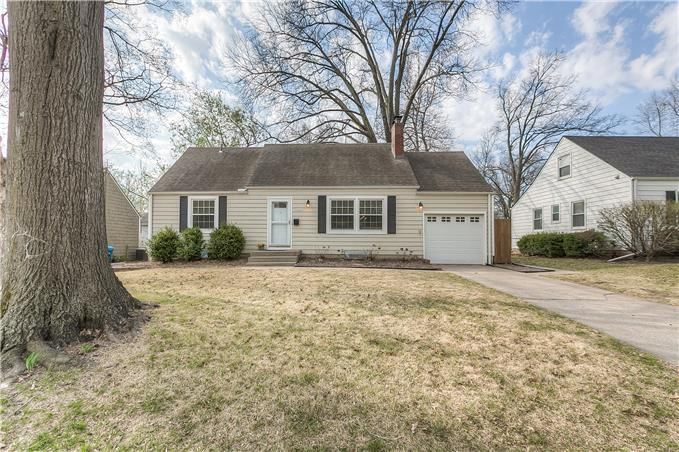 4525 W 69th Street, Prairie Village, KS