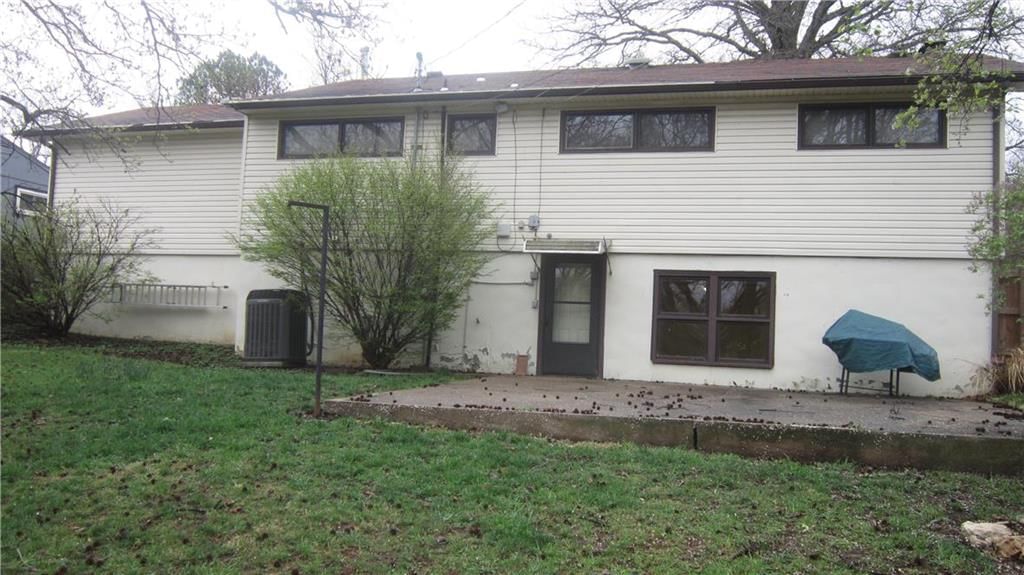 5618 N Colrain Avenue — photo 3