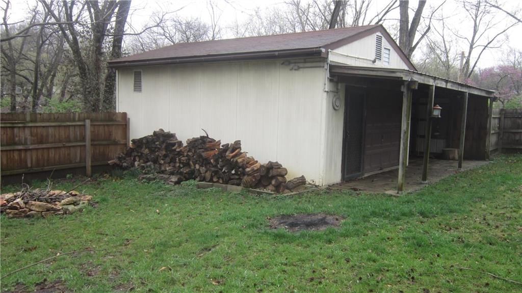 5618 N Colrain Avenue — photo 23