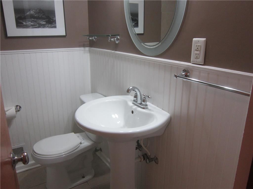 5618 N Colrain Avenue — photo 9
