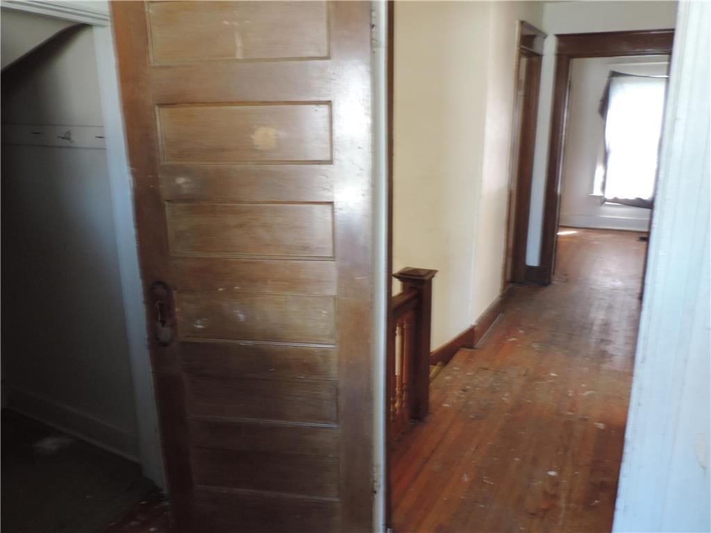 2431 Myrtle Avenue — photo 5