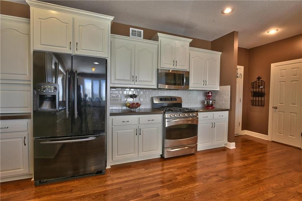 15915 W 162ND Street — photo 11