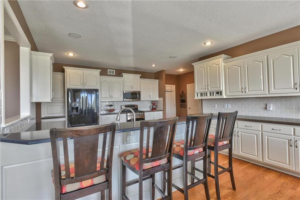 15915 W 162ND Street — photo 7