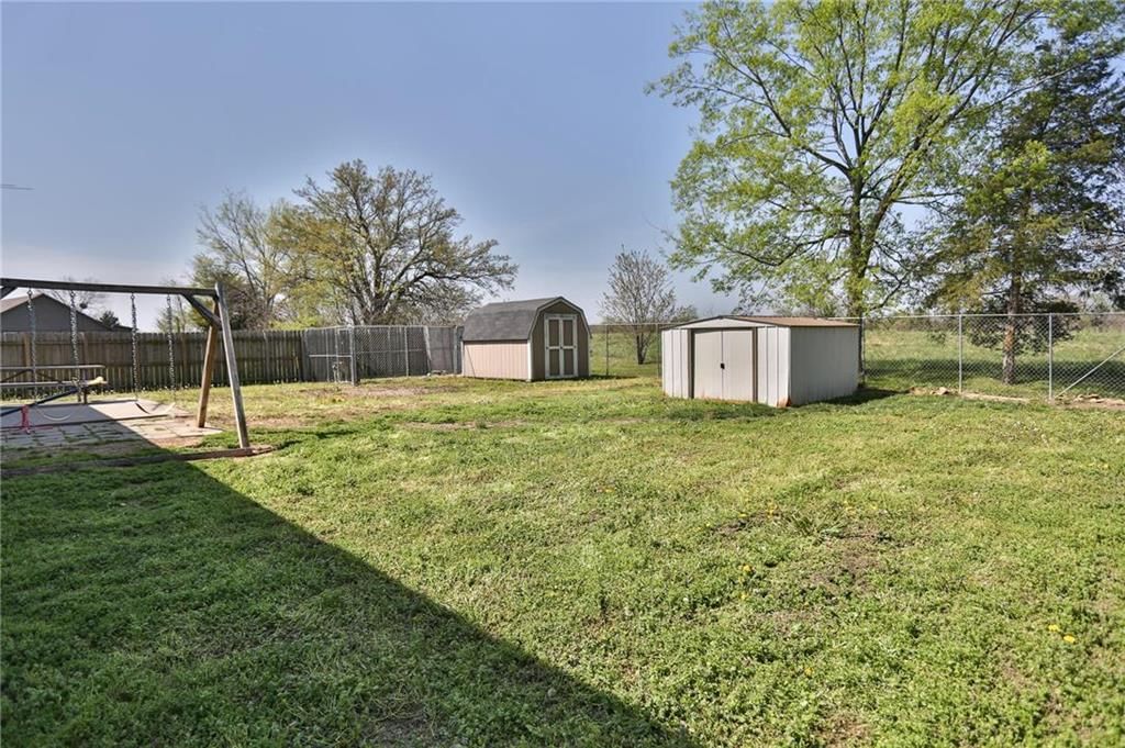 524 S Truman Road — photo 25