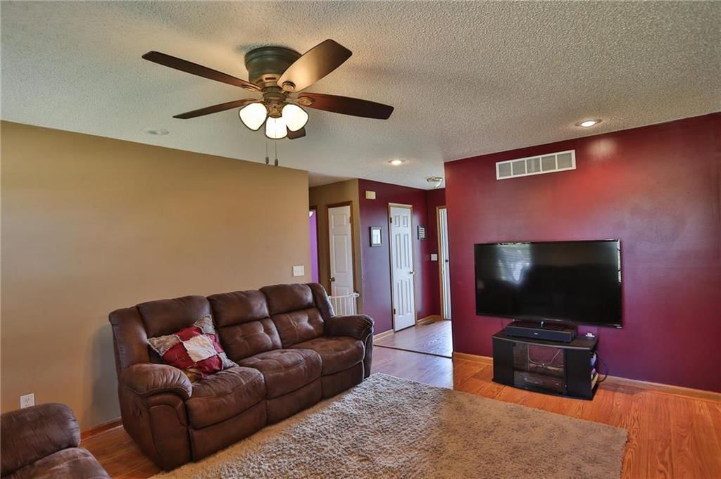 524 S Truman Road — photo 4