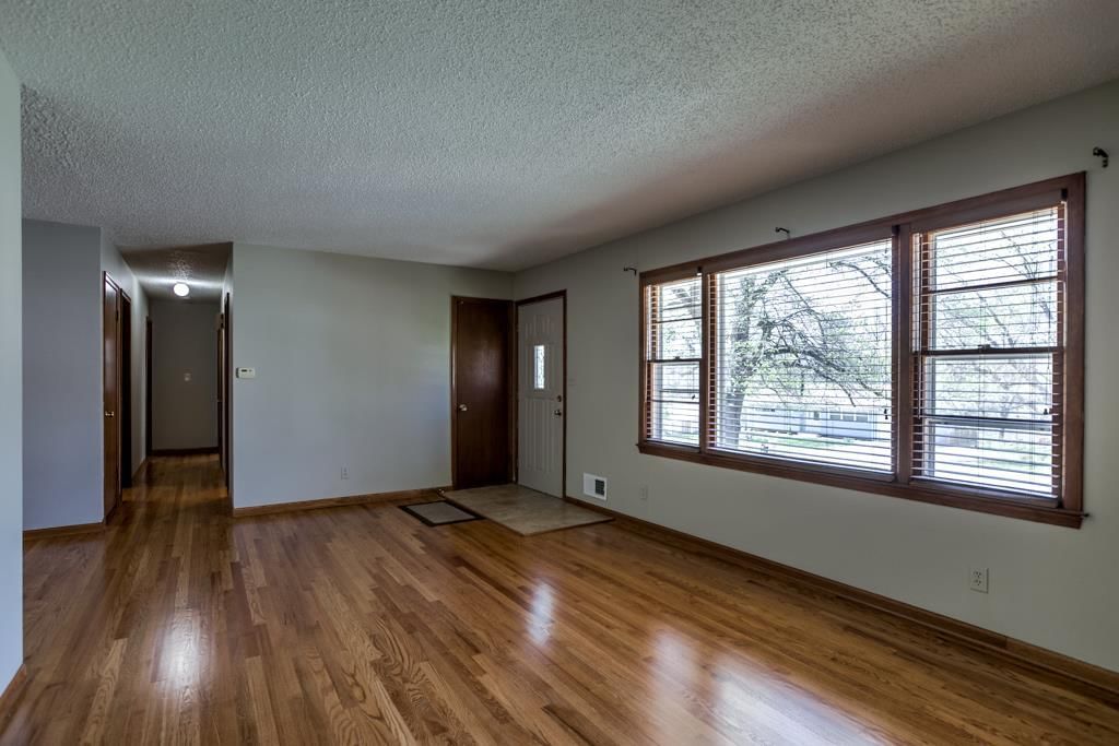 7927 N BROADWAY Avenue — photo 6