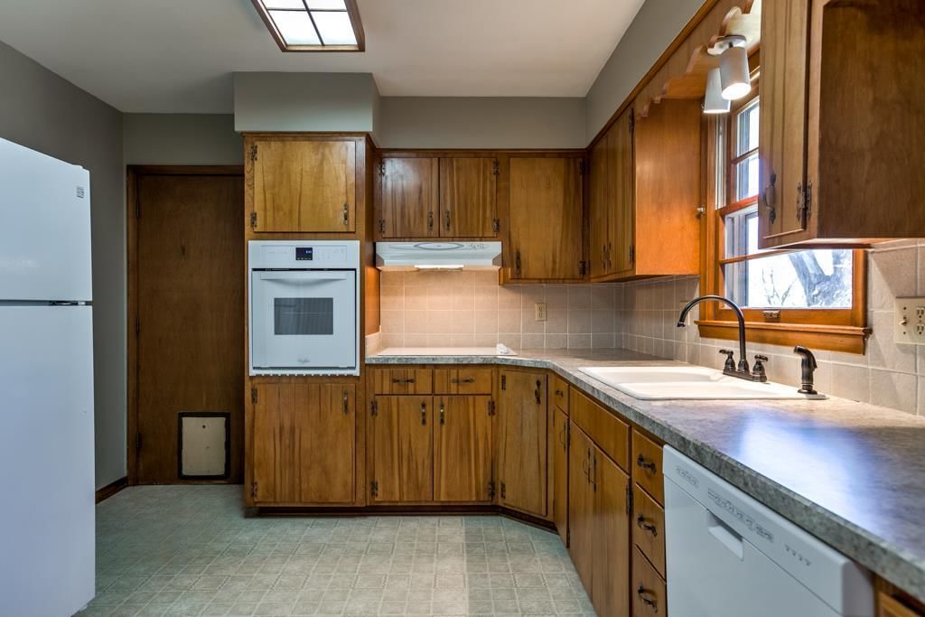 7927 N BROADWAY Avenue — photo 7