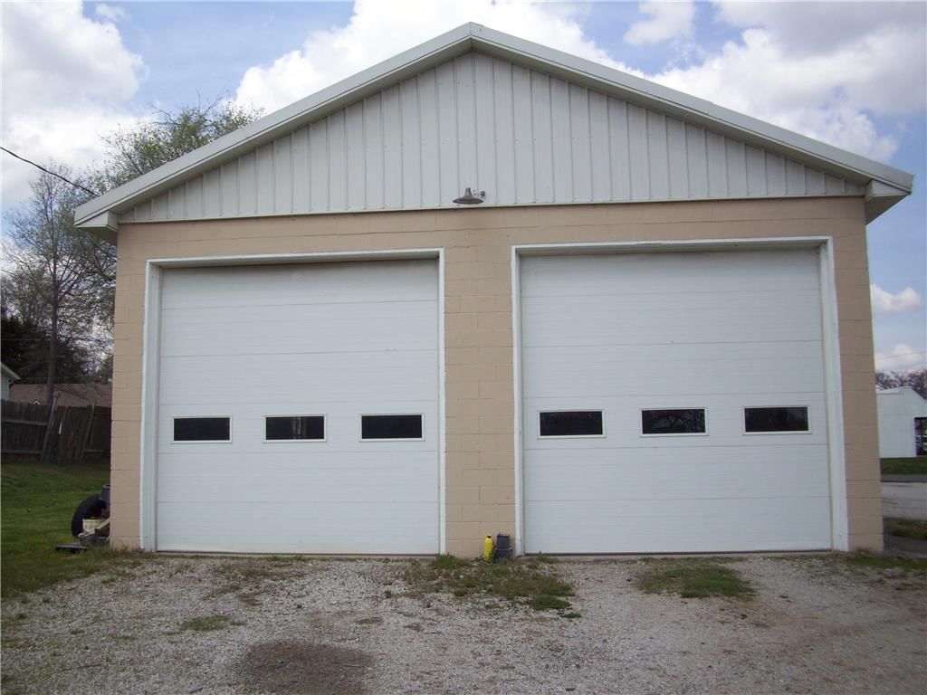 704 S METCALF Road — photo 7