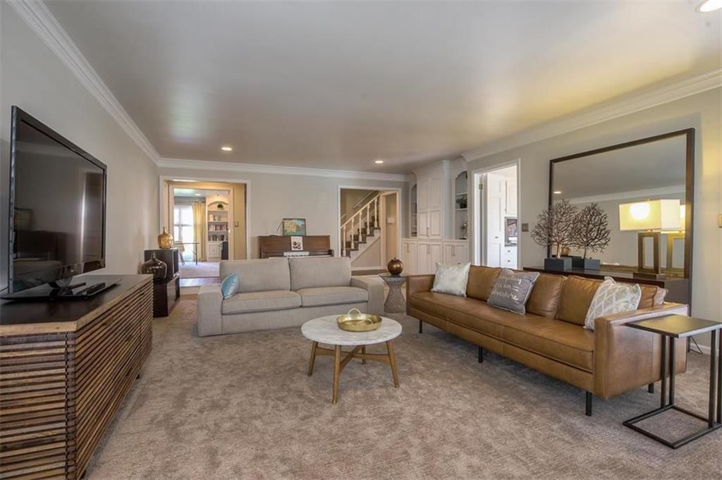 10201 HOWE Drive — photo 4