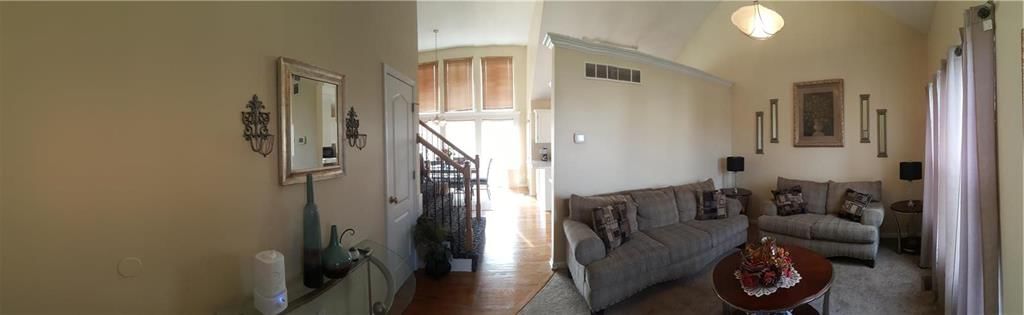 612 Johnston Parkway — photo 3
