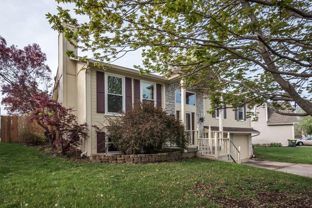 441 SE Ashton Drive — photo 2