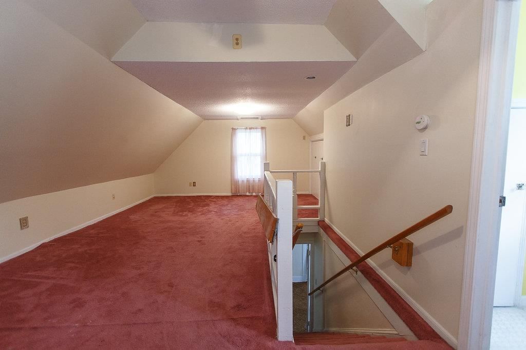 8035 FLORA Avenue — photo 6
