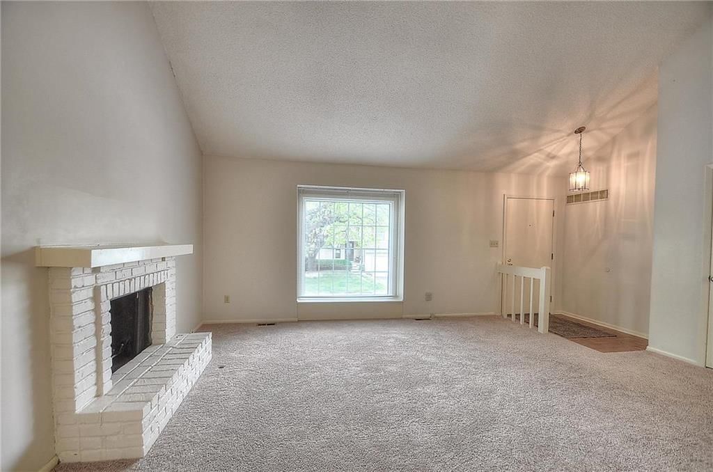 12715 W 108 Street — photo 5