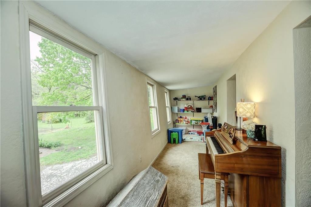 23601 E OLD TWYMAN Road — photo 9