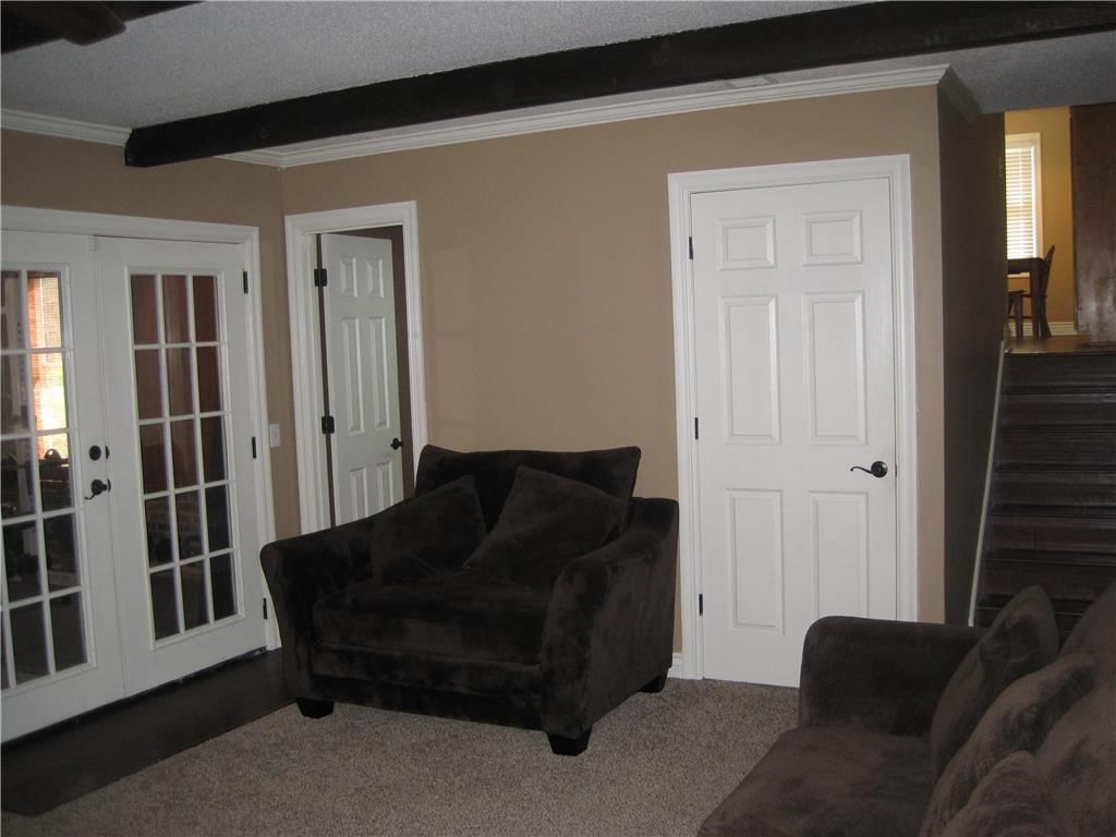 802 E Northview Street — photo 11