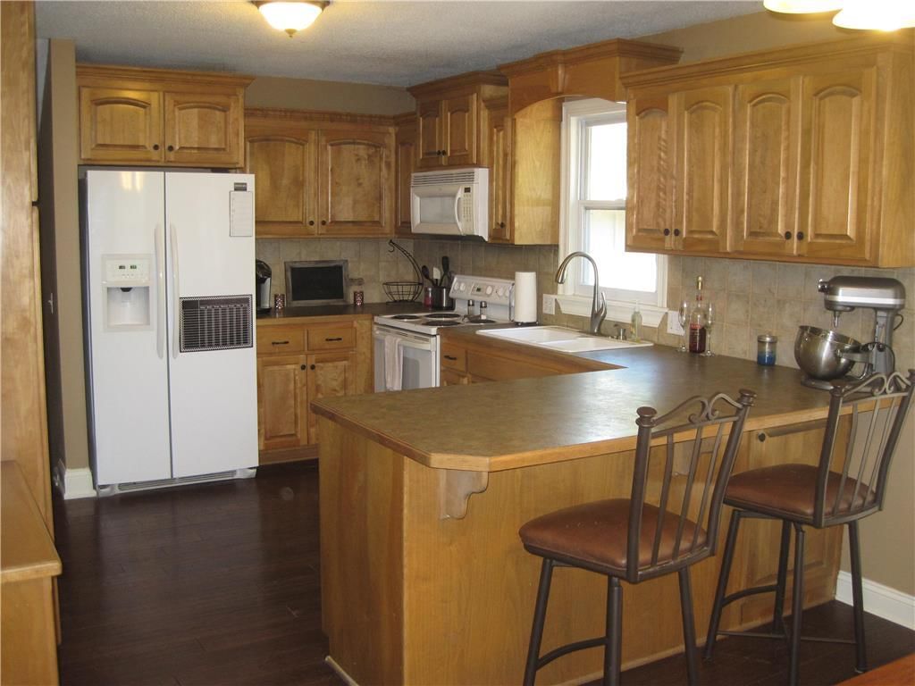 802 E Northview Street — photo 5