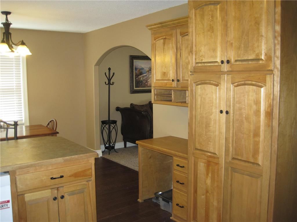 802 E Northview Street — photo 7