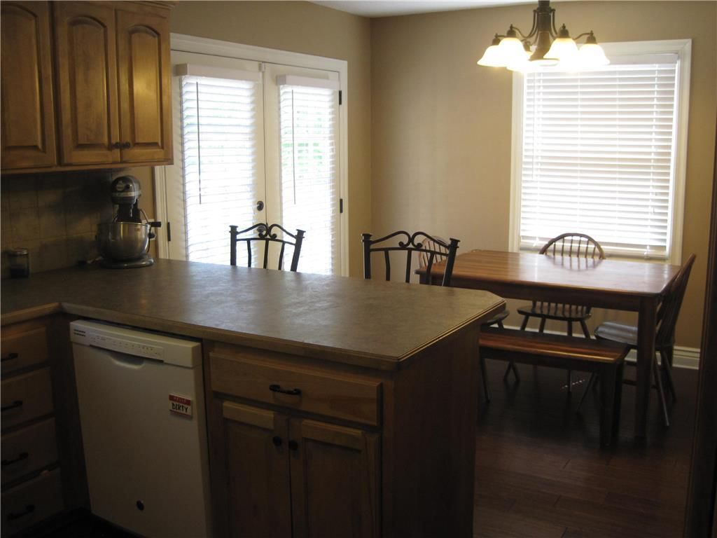 802 E Northview Street — photo 8