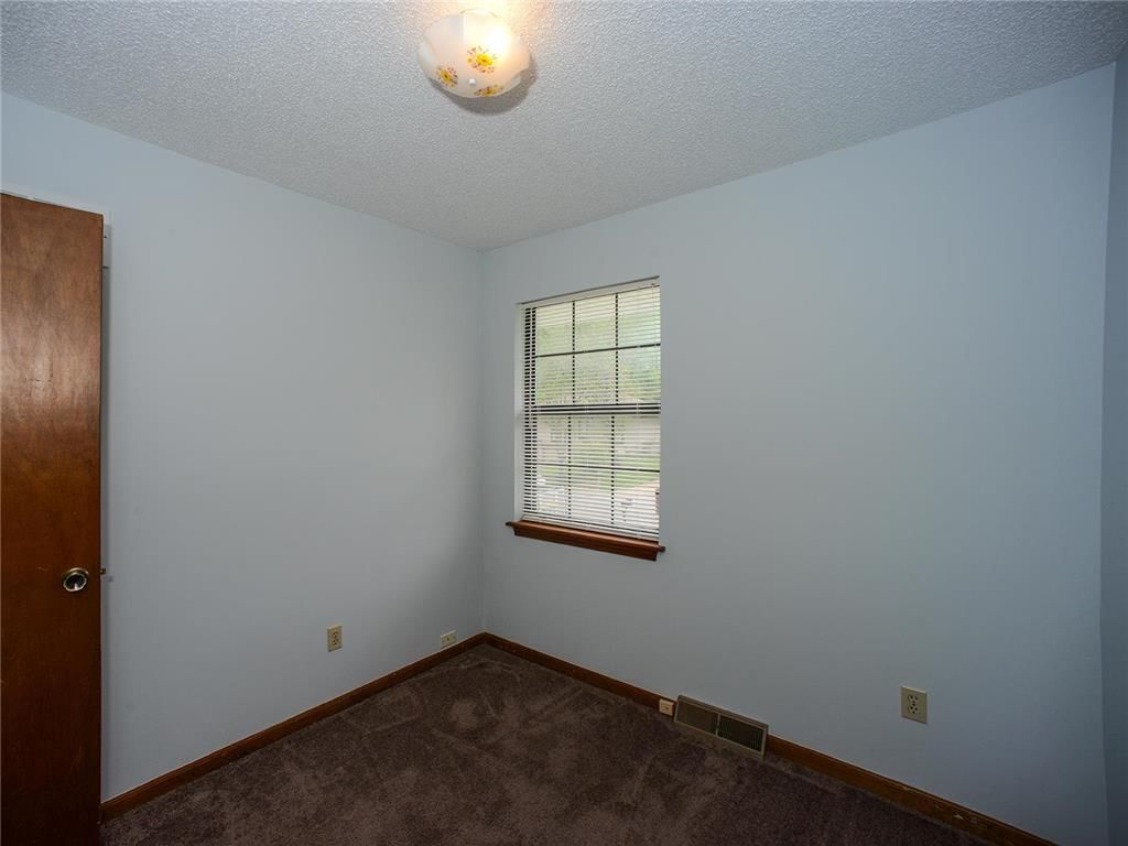 105 Brent N/A — photo 9