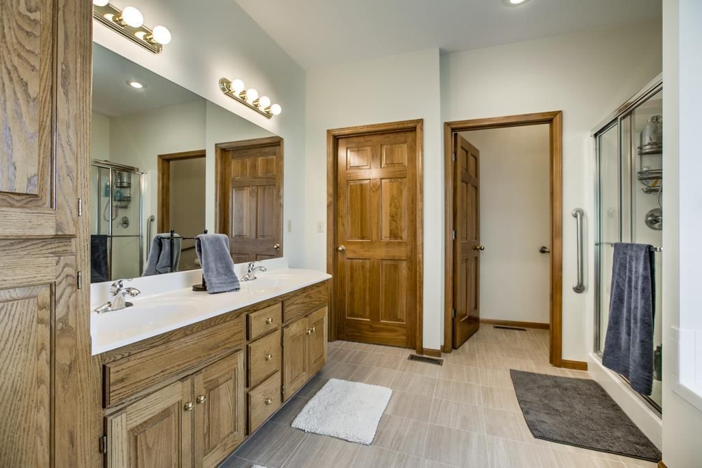 406 W 11th Terrace — photo 11