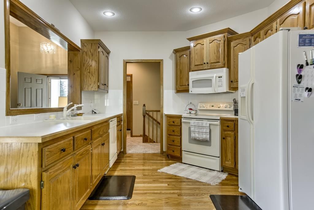 406 W 11th Terrace — photo 6