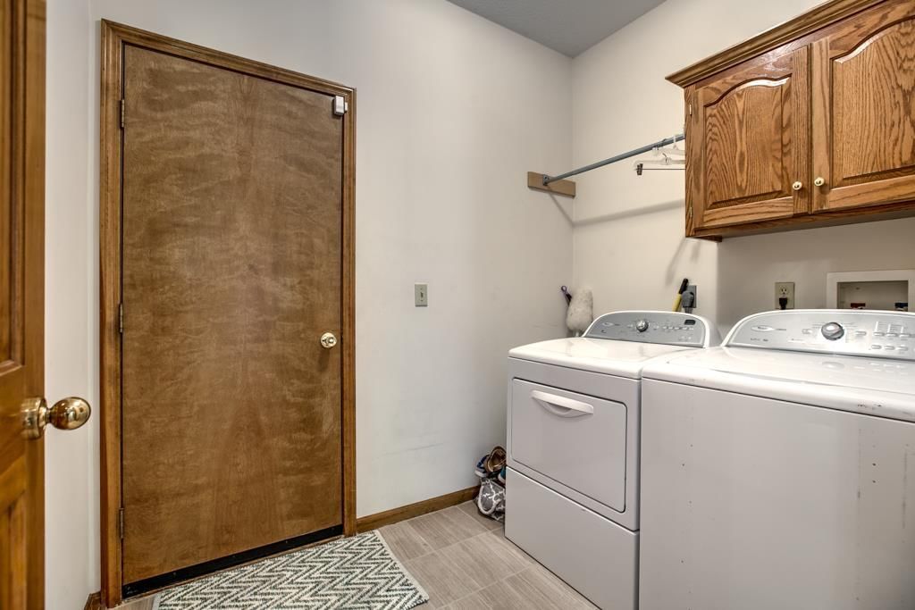 406 W 11th Terrace — photo 8