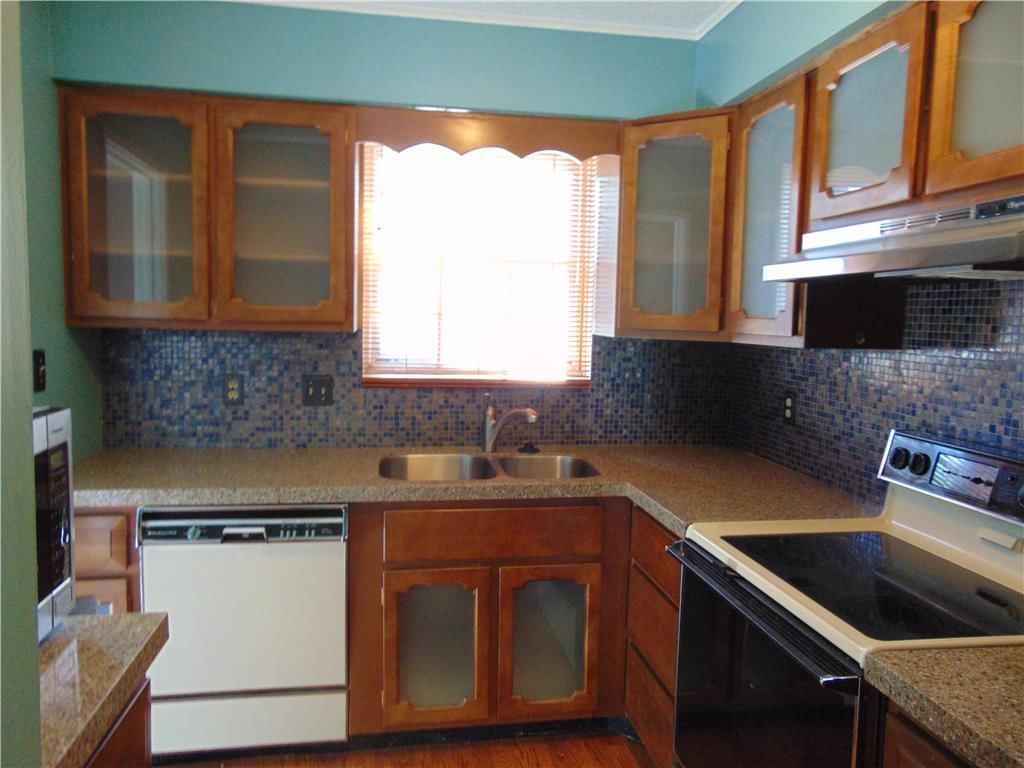 8324 Woodward Street — photo 13