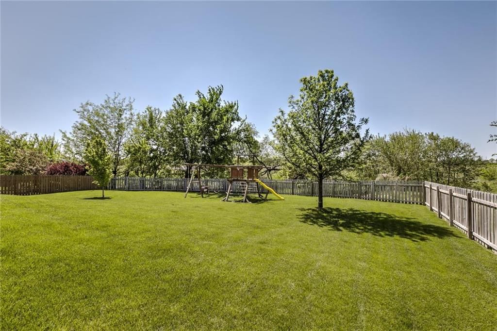 16532 Lyons Street — photo 2