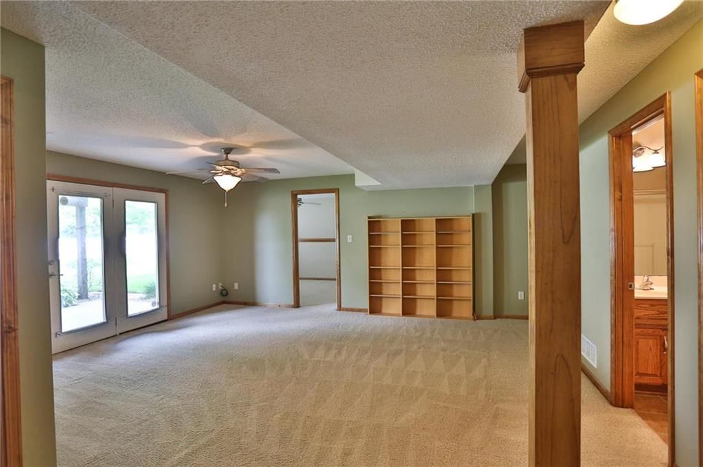 1915 NW Hedgewood Drive — photo 16